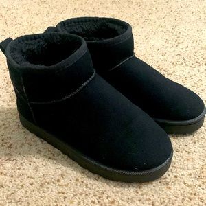 Black Uggs